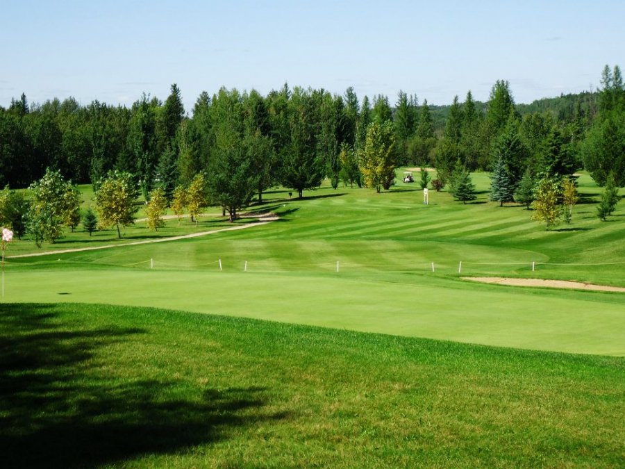 Smoky Lake Town and Country Golf Club