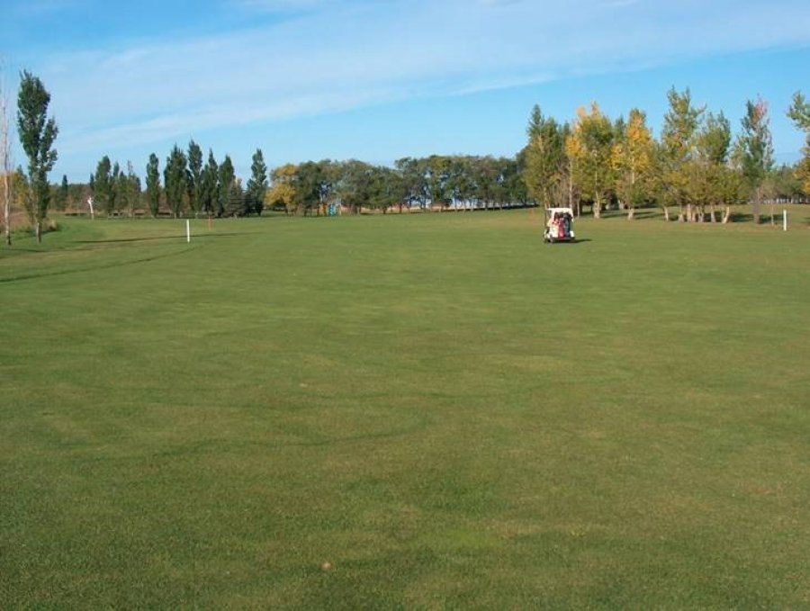 Deer Ridge Golf Course & Driving Range